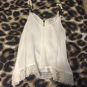 Gimmicks tank from buckle