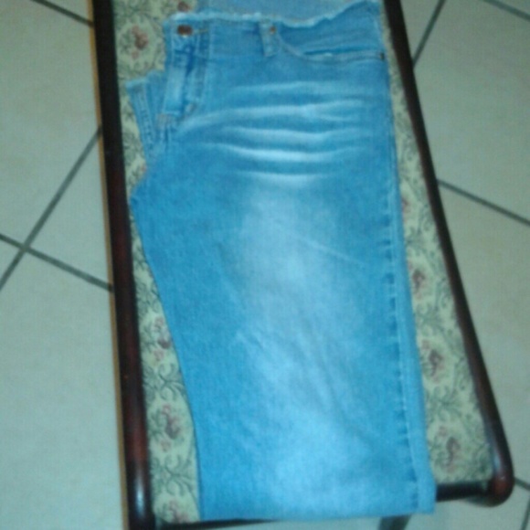 DISTRESSED, WHISKERS JEANS - Picture 1 of 4