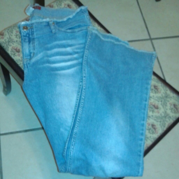 DISTRESSED, WHISKERS JEANS - Picture 2 of 4