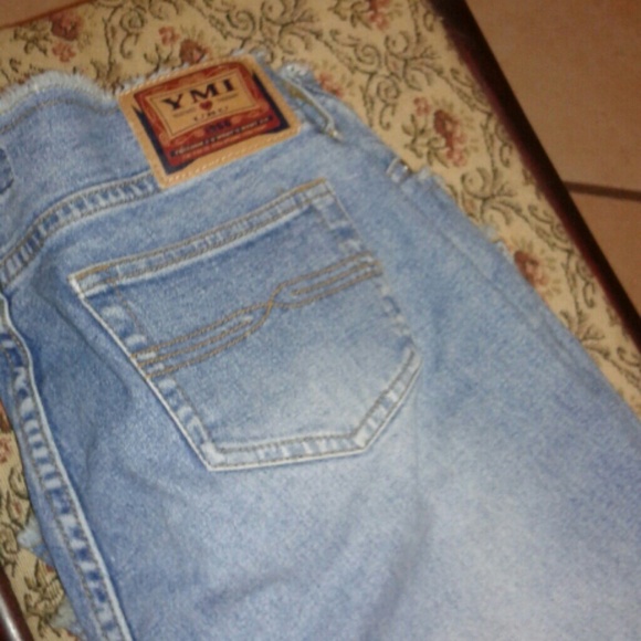 DISTRESSED, WHISKERS JEANS - Picture 4 of 4