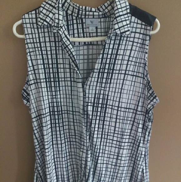 Cute sleeveless shirt with collar