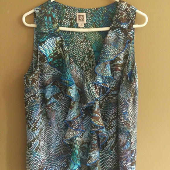 Cute ruffled tank top
