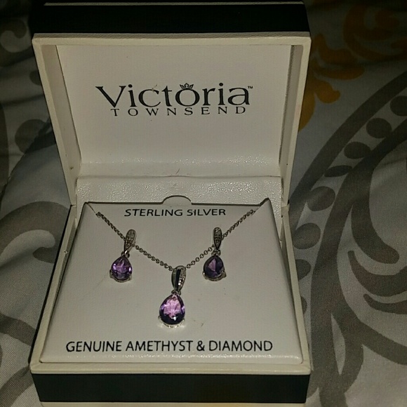 VICTORIA TOWNSEND STERLING SILVER AMETHYST & DIAMO