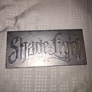 Kat Von D shade + light contour