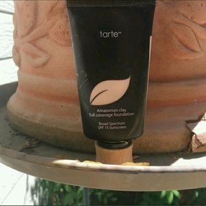 Tarte Amazonian Clay Foundation