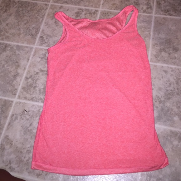 A brand new cute workout rue21 tank top. - Picture 1 of 2