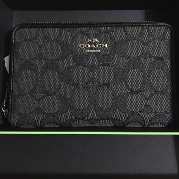 💋Sold Coach Box Zip Wristlet/Organizer In Sig. - Picture 2 of 4