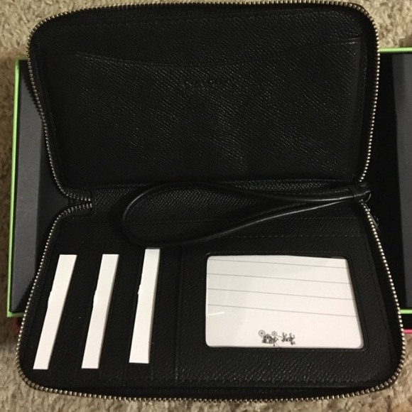 💋Sold Coach Box Zip Wristlet/Organizer In Sig. - Picture 4 of 4