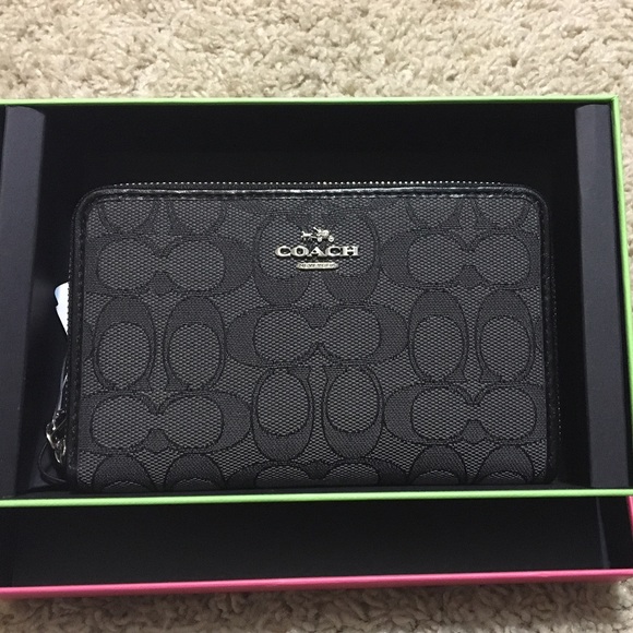 💋Sold Coach Box Zip Wristlet/Organizer In Sig. - Picture 1 of 4
