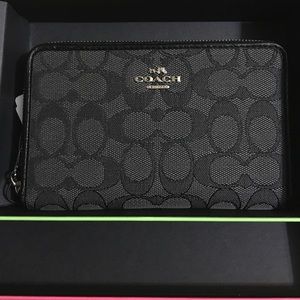 Coach Box Zip Wristlet/Organizer In Sig. Jacquard
