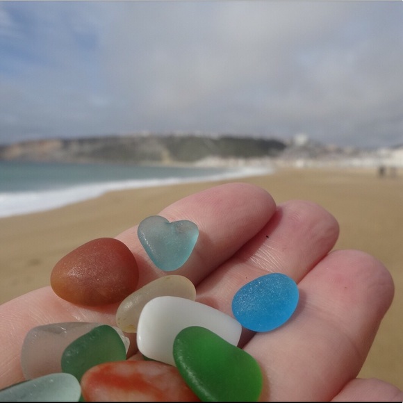 Meet your Posher, Amanda - Picture 2 of 3