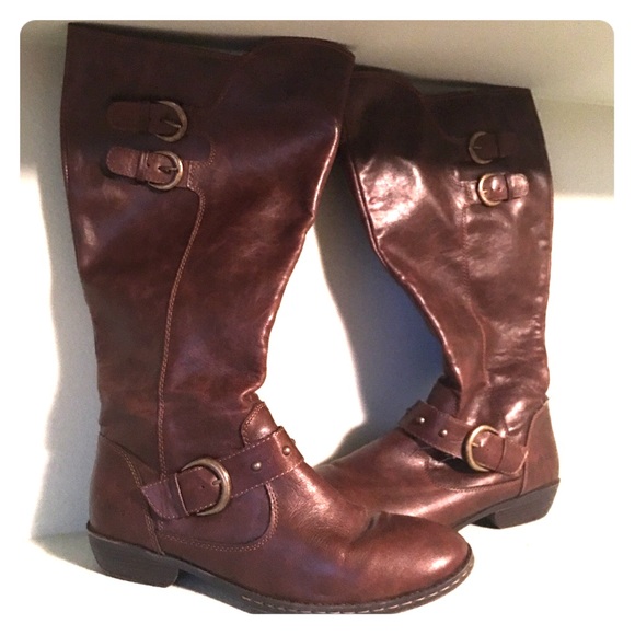 Comfy brown B.O.C. (Born Concept) boots!