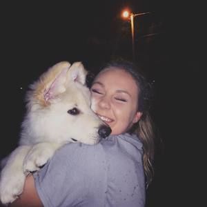 Meet your Posher, Makaela