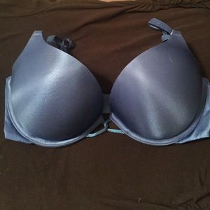 Victoria's Secret: miraculous plunge bra 34C