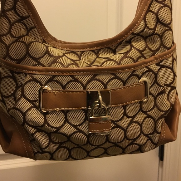 Hand bag