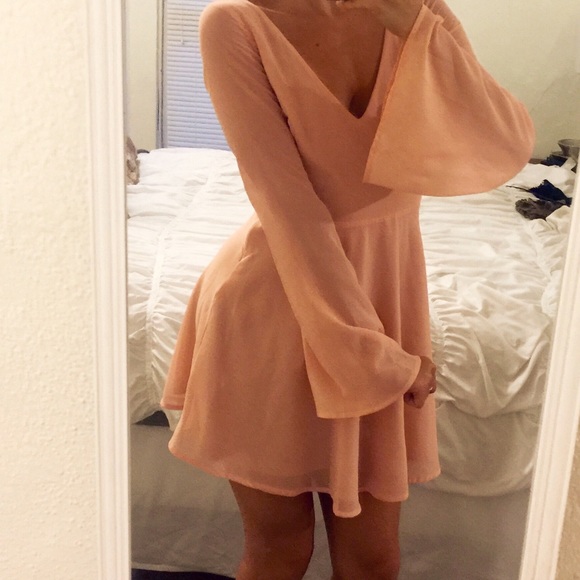 Tobi Blush Long Sleeve dress with open back detail