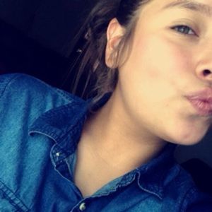 Meet your Posher, Esenia