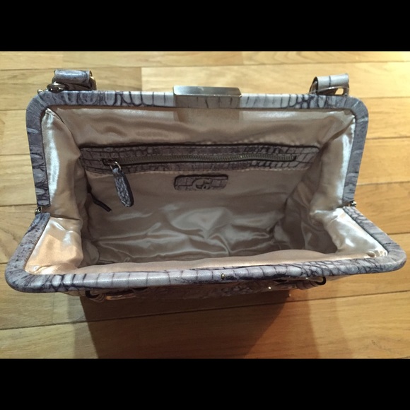 Guess Handbag (Small Satchel) - Picture 4 of 4