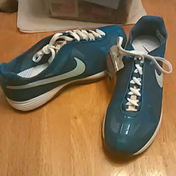 Golf shoes