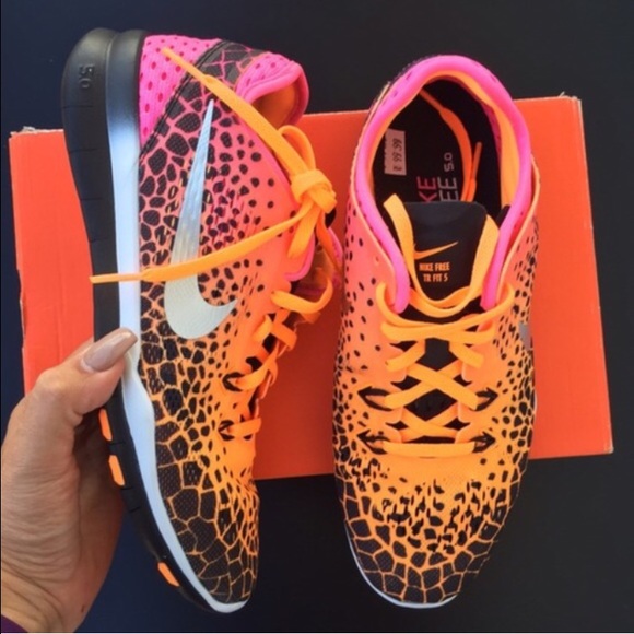 Nike Shoes - NIKE women's animal print free 5.0 shoes Sz 9 new