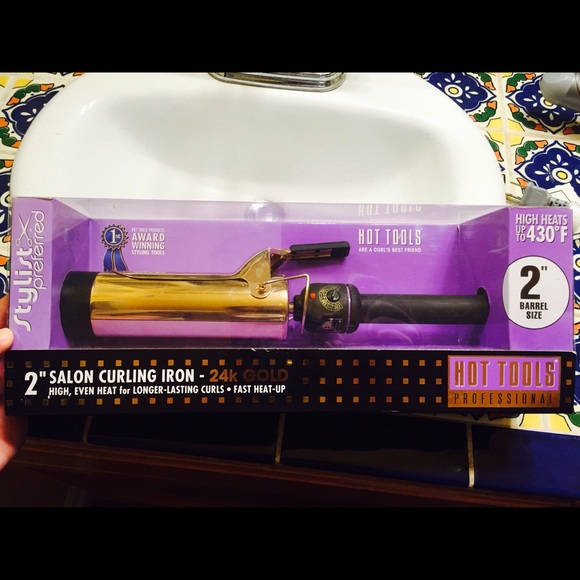 SOLD!!!❗️❗️❗️Hot Tools 2" curling iron.
