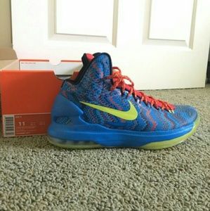 NIKE KD'S 2012 CHRISTMAS EDITION SIZE 11