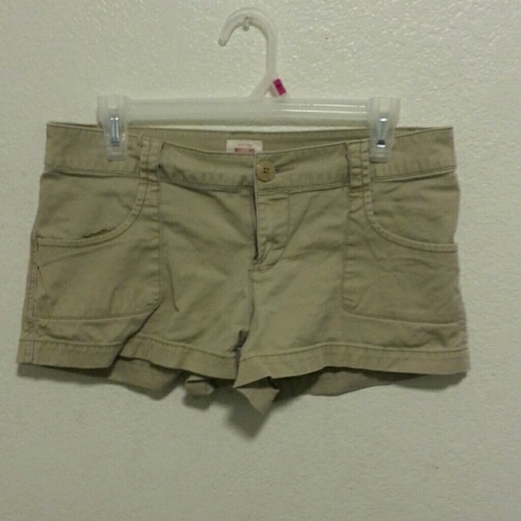 Khakis shorts
