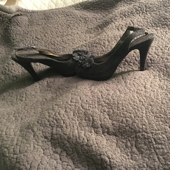 High heels - Picture 2 of 2