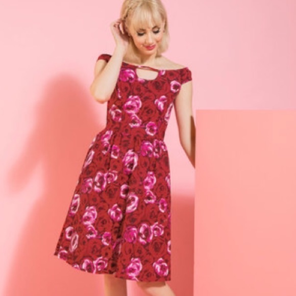 New Modcloth dress "Of Date Of Importance" size L
