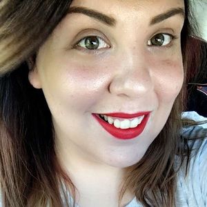 Meet your Posher, Christina