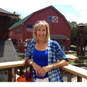 Meet your Posher, Sandi