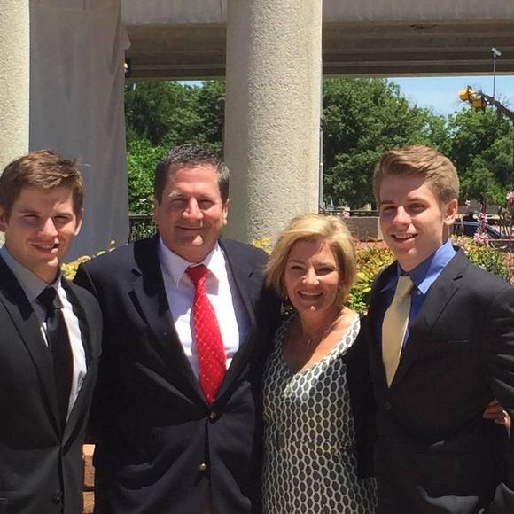 Meet your Posher, Tracey - Picture 1 of 1