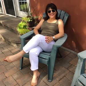 Meet your Posher, Adriana