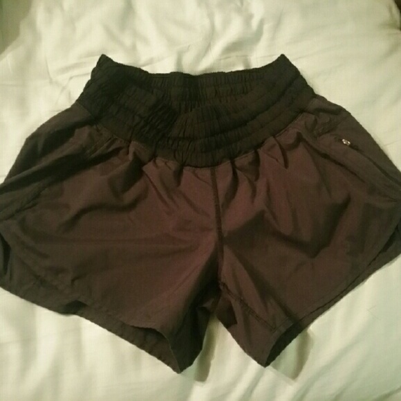 Lululemon Tracker shorts