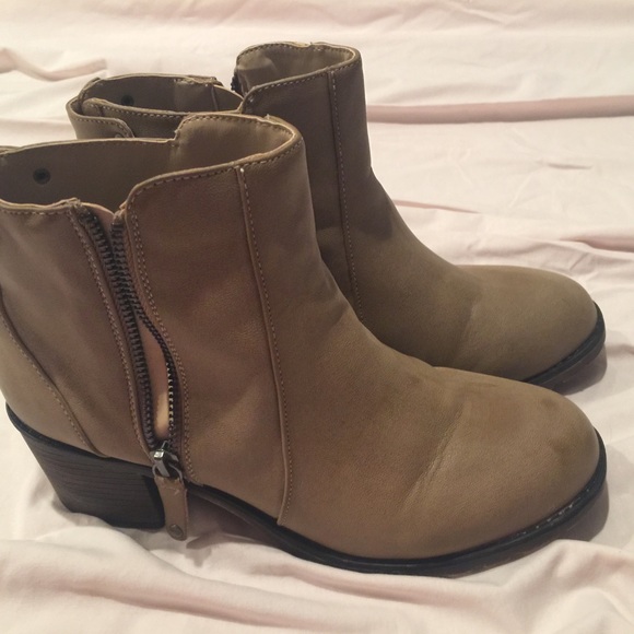 Rampage boots only worn once