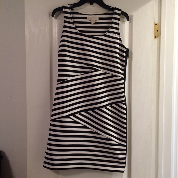 Michael Kors black and white dress 8