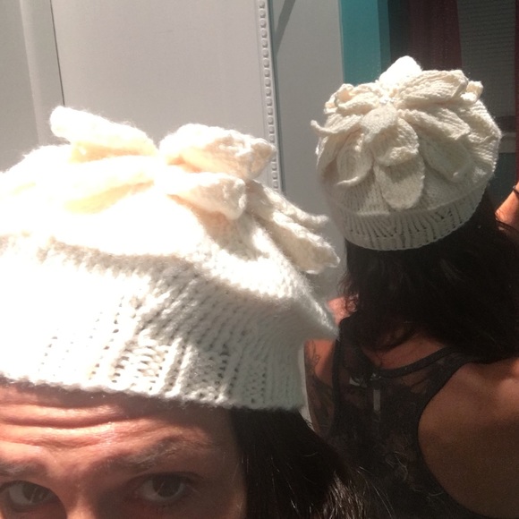 Decorative hat - Picture 2 of 4