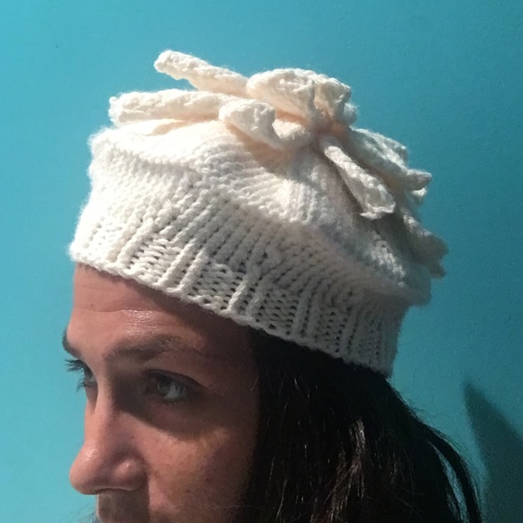 Decorative hat - Picture 3 of 4