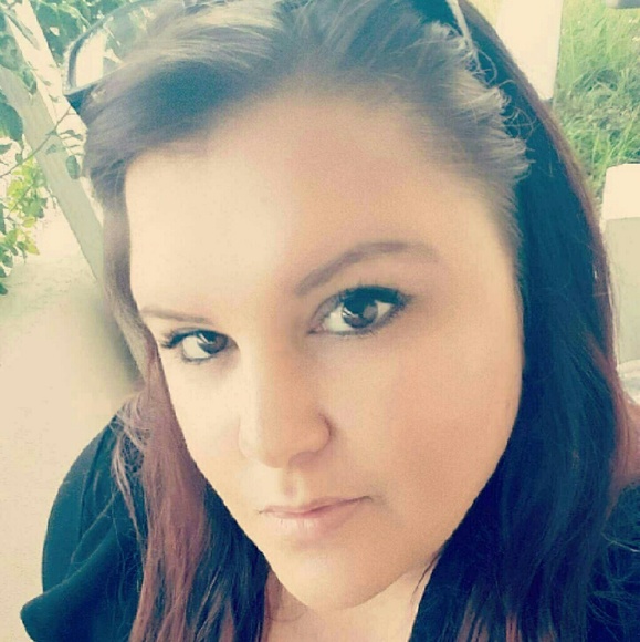 Meet your Posher, Brandy Nicole - Picture 5 of 5