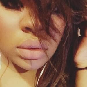 Meet your Posher, Monique