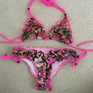 Hand embroidered bathing suit set, size 34.