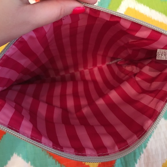 Victoria's Secret Silver Clutch Bag NWT - Picture 3 of 4