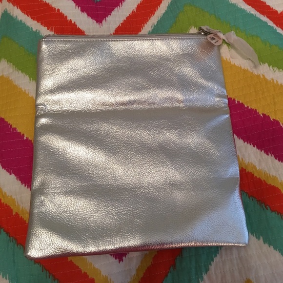 Victoria's Secret Silver Clutch Bag NWT - Picture 4 of 4