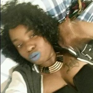 Meet your Posher, Chanel