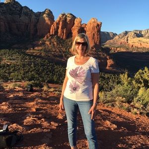 Meet your Posher, Jennifer