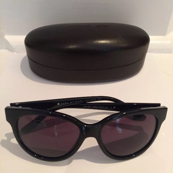 MARC BY MARC JACOBS WOMENS blk cat eye sunglasses