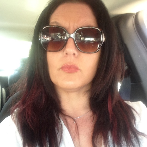 Meet your Posher, Christine - Picture 1 of 1