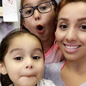 Meet your Posher, Nora