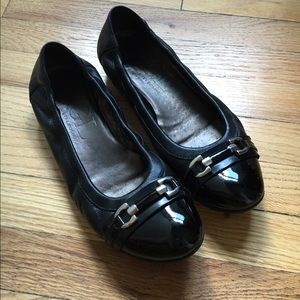 AGL black flats