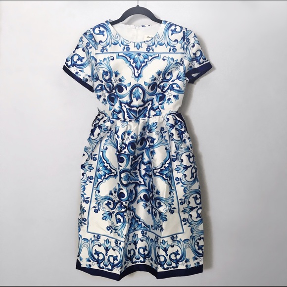 Blue and white floral pattern tea time dress
